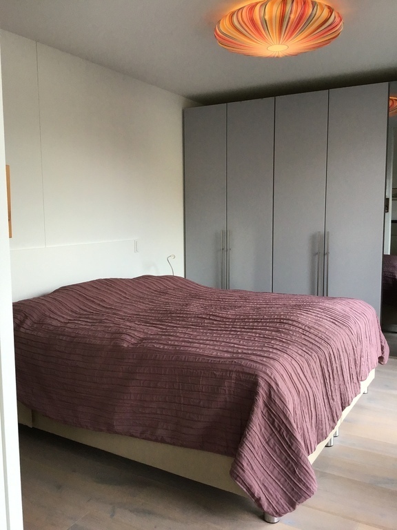 Quiet bedroom facing garden