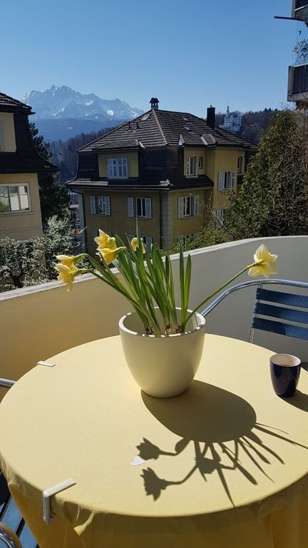 Balkon mit Sicht auf den Pilatus / Balcony with view on the mount Pilatus