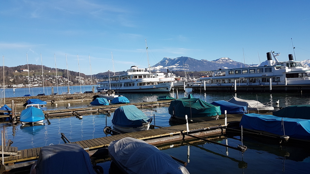 Schiffe im Winterschlaf - ships during the wintersleep........