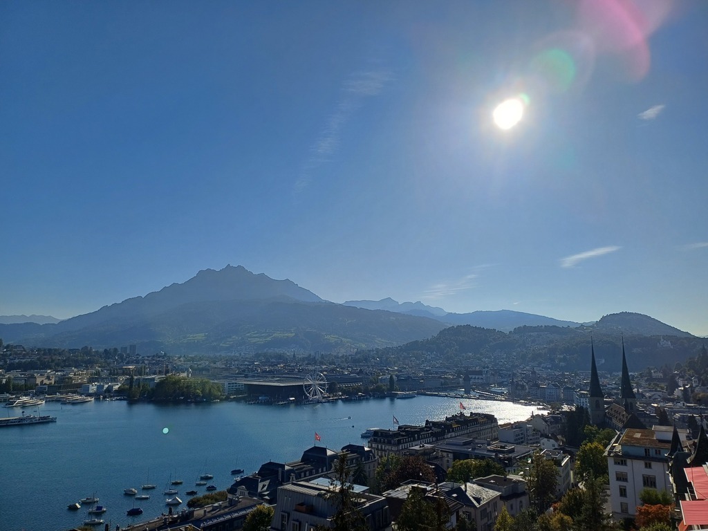 Blick vom Dietschiberg auf Berg Pilatus und die Stadt  Luzern - 1 Stunde zu Fuss