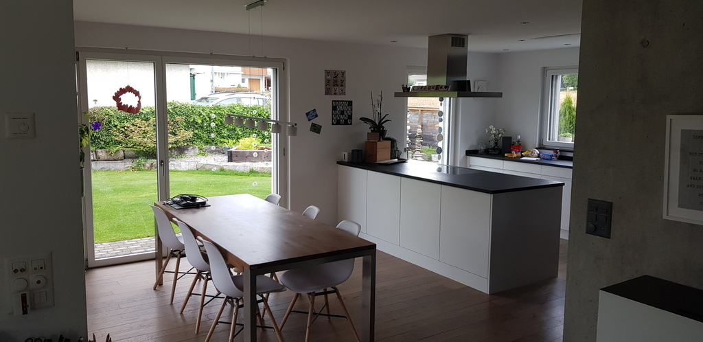 Kitchen with dining table