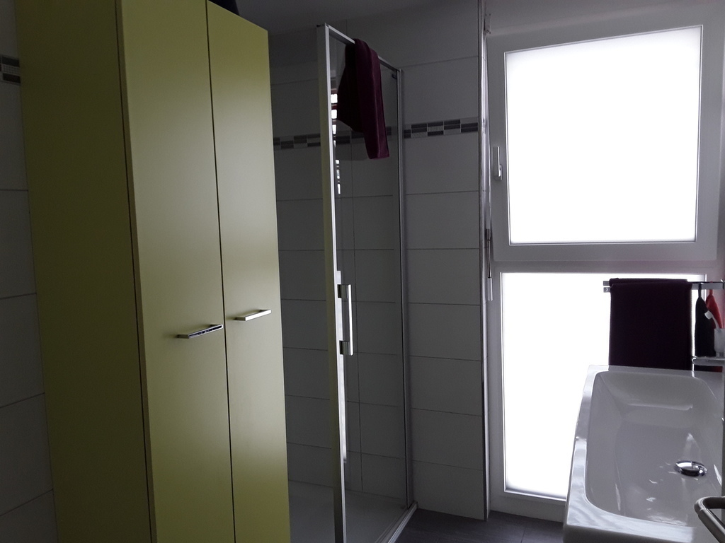Badezimmer mit Dusche