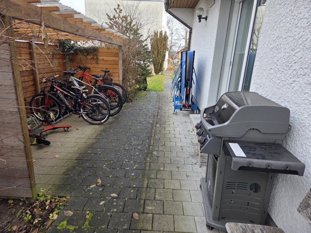 Grill / Bicycles / Ping Pong