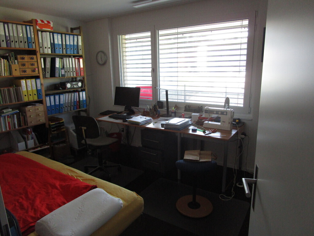 Arbeitszimmer mit Gästebett