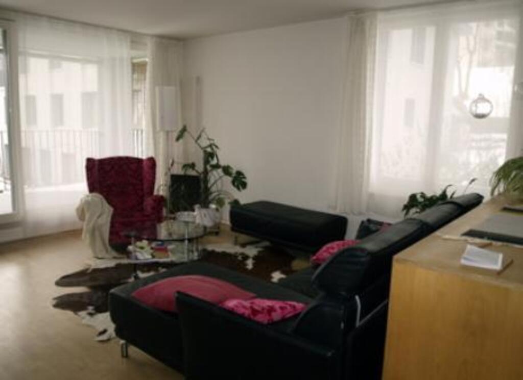 Livingroom with a big balcony to the south.