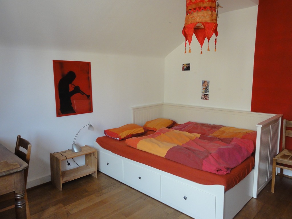  2nd floor bedroom 1 (bed 80 or 160 cm wide)