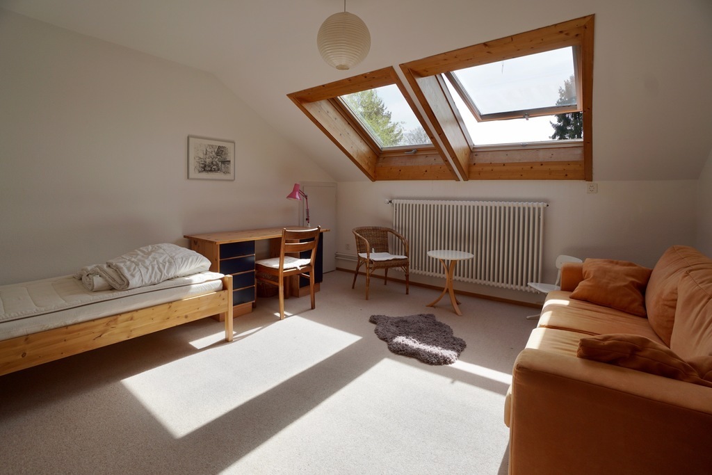 2nd floor bedroom 2 (bed 90 cm wide)