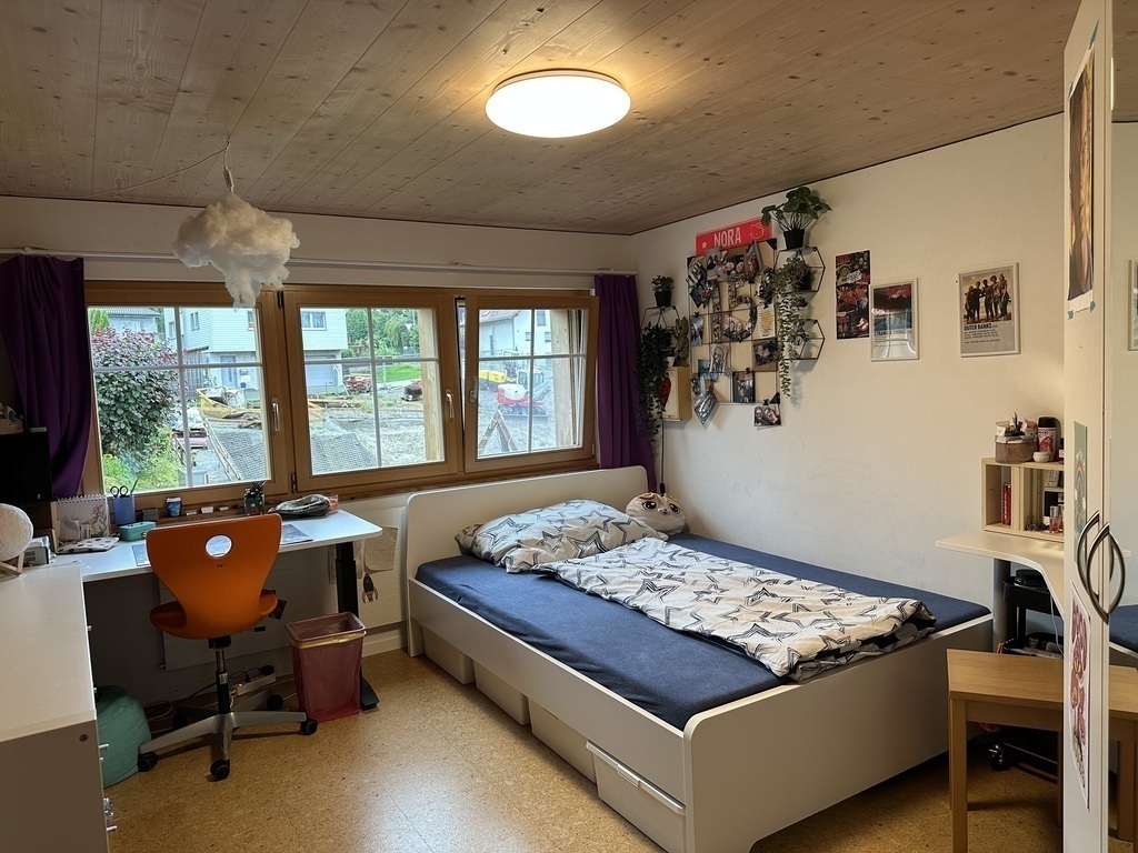 Bedroom 2, 140cm bed