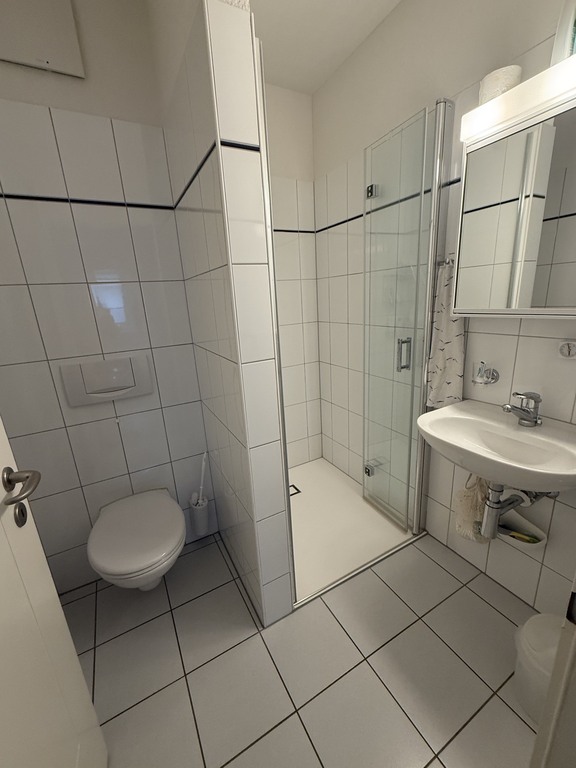 Dusche mit Toilette/Shower with toilet