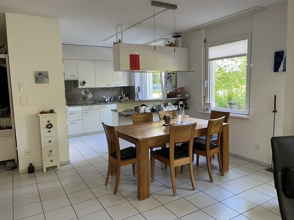 Esszimmer mit Küche/dining room and kitchen