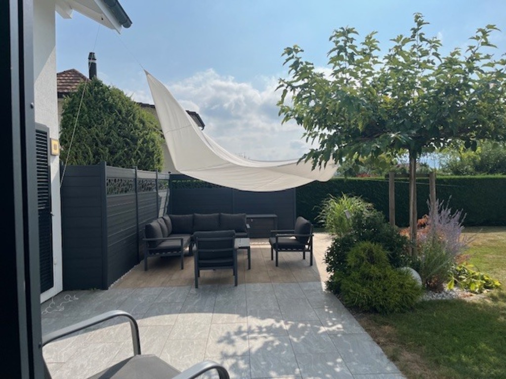 Salon de jardin, vue depuis la Pergola