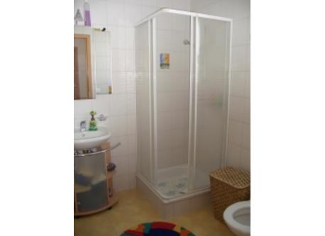 La salle d'eau du rez