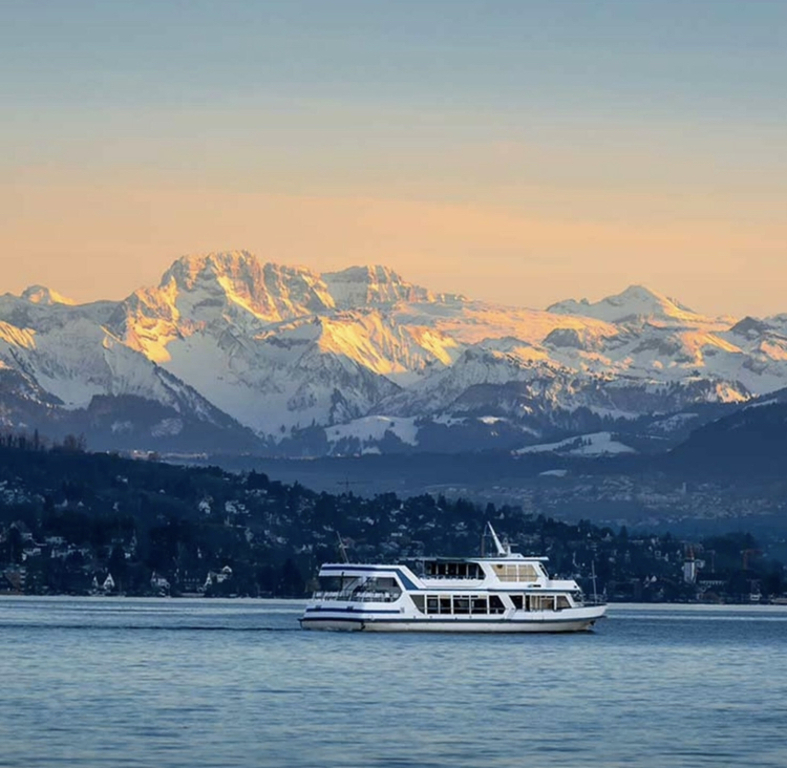 Der Zürichsee lädt zum Baden und Schifffahren ein