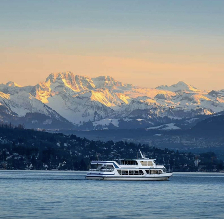 Der Zürichsee lädt zum Baden und Schifffahren ein