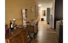Korridor und Eingang mit Hobelbank zum basteln