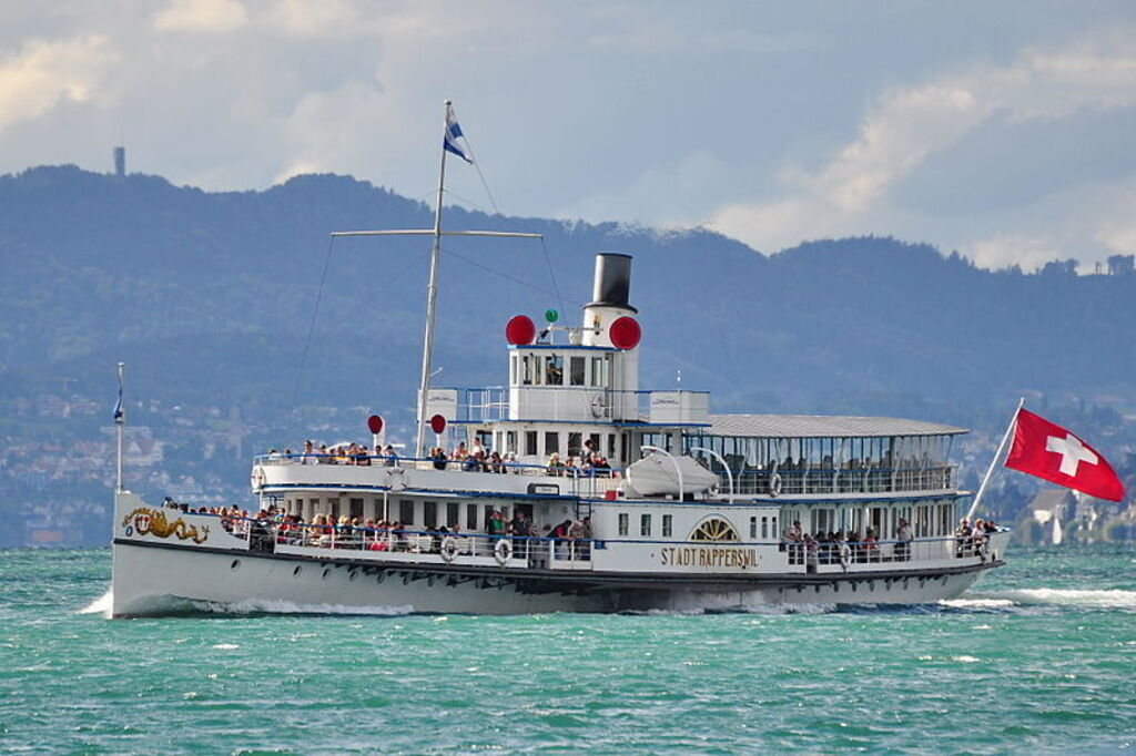 Steam boat Cruises on the Lake of Zürich, e.g. Rapperswil-Zürich (2h)
