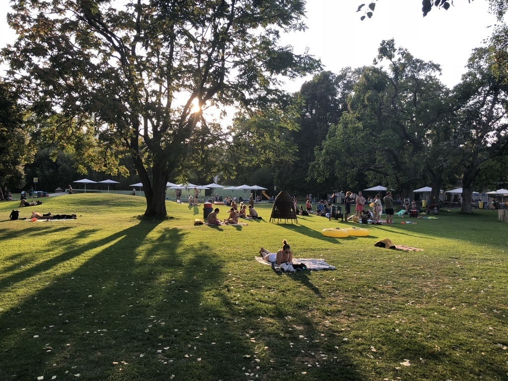 Mytehnquai,local public bathing place nearby