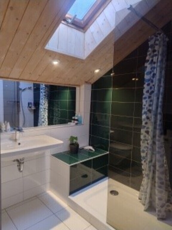 Haus A: bathroom upper floor / Badezimmer 1. OG