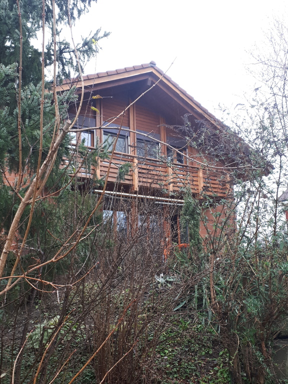 Herzlich willkommen in unserem Haus, ruhig gelegen, umgeben von viel Natur