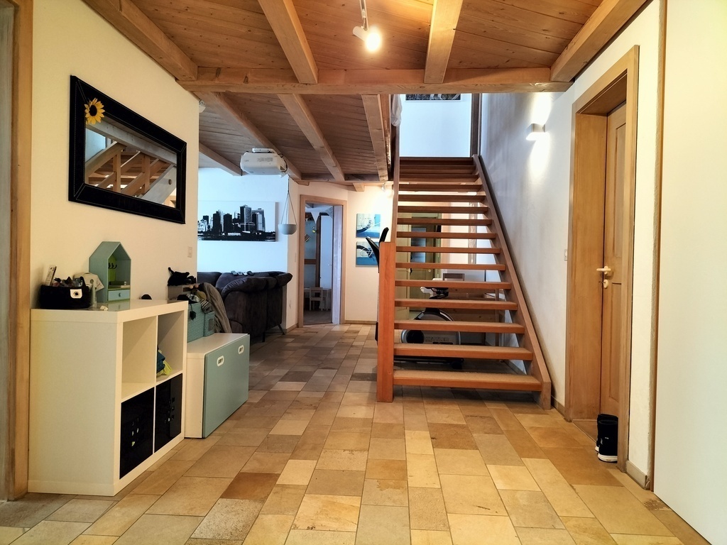 Eingangsbereich und Gang im Erdgeschoss