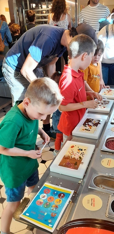 Chocolarium der Schokoladenfabrik Maestrani (20 min mit ÖV / 10 min mit Auto)