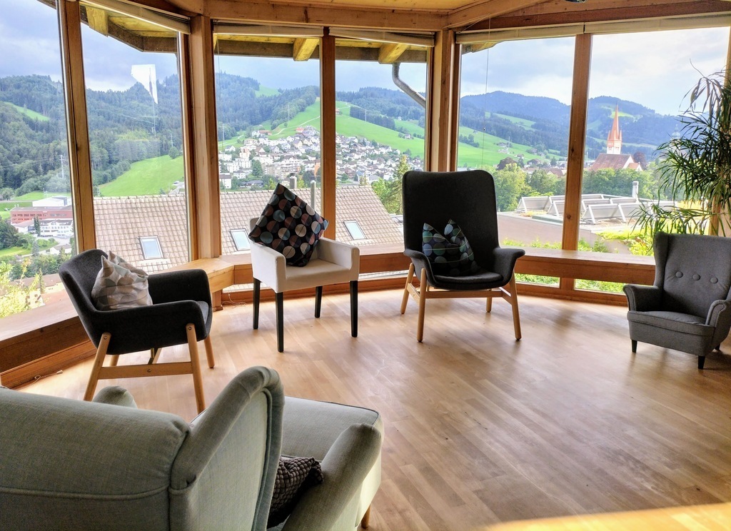 Wohnen im Obergeschoss mit Blick auf Degersheim