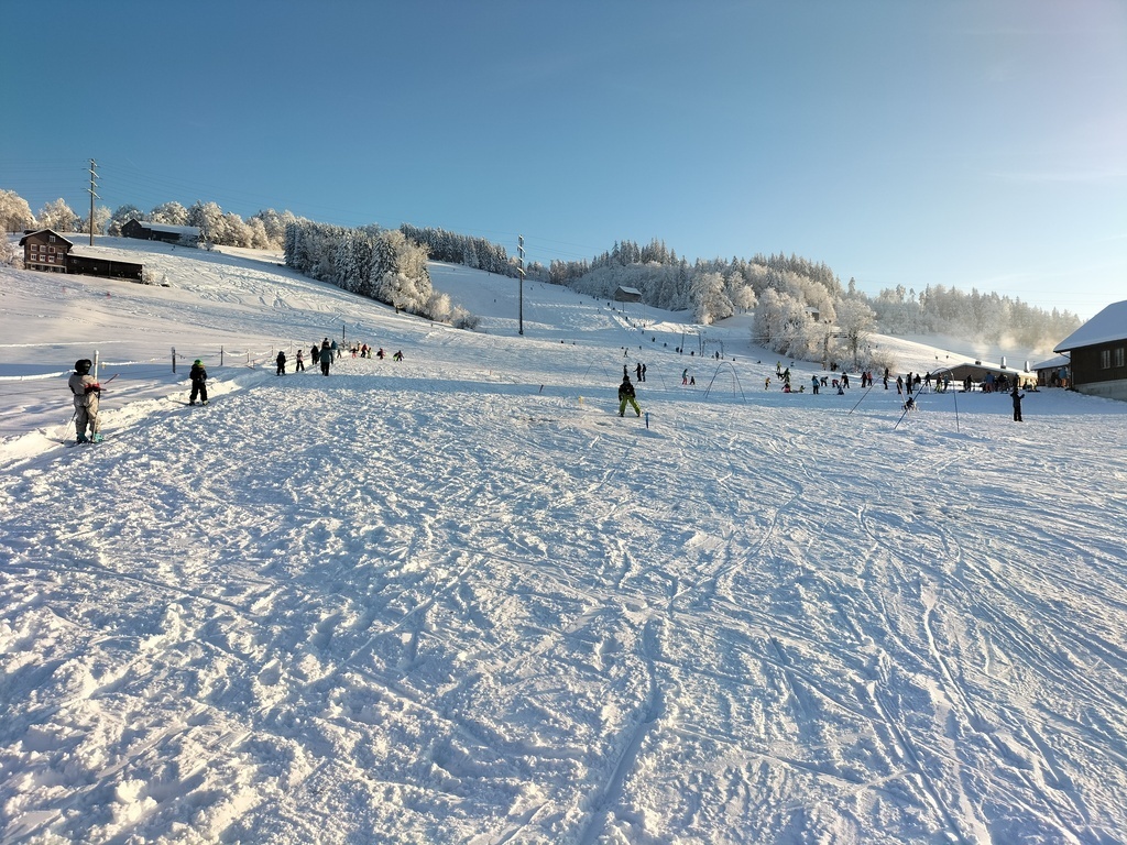 Skifahren im Dorf Degersheim (20 min zu Fuss / 5 min mit Auto)