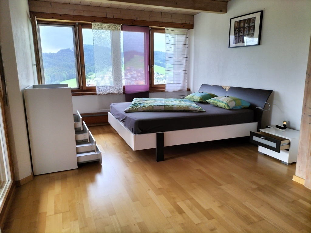 Schlafzimmer Eltern im Obergeschoss mit En Suite Badezimmer