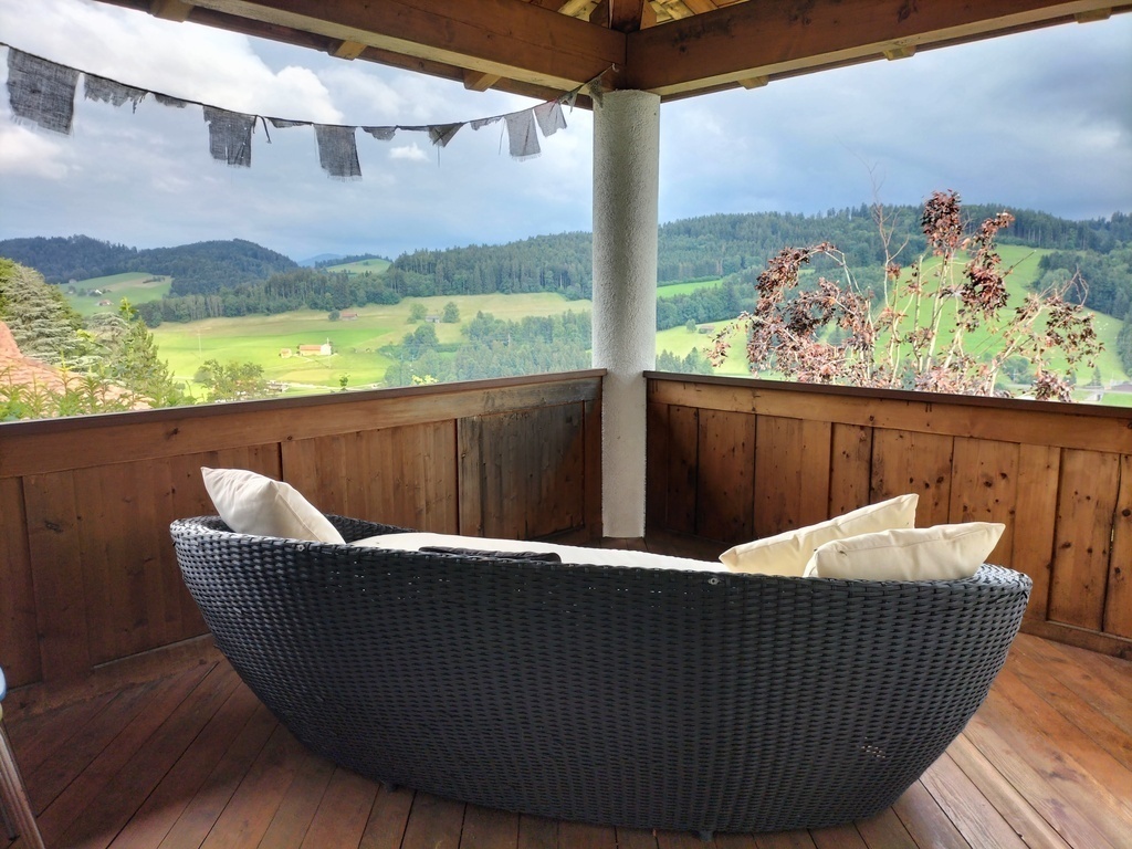 Balkon mit Lounge beim Elternschlafzimmer