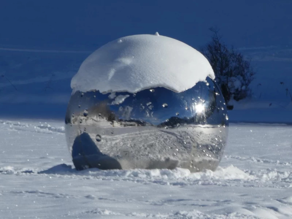 Kugel im Tarasp See - 50 m