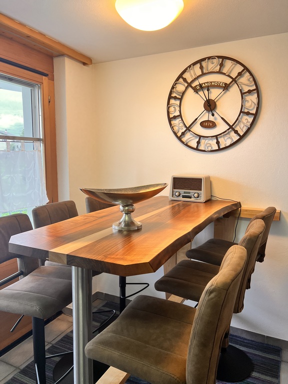 Küche mit Frühstücksbar