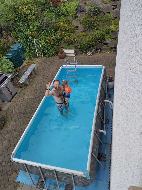 Pool im Sommer 