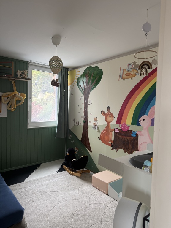 Kid‘s bedroom with changing table (we have a travel cot as well if needed)