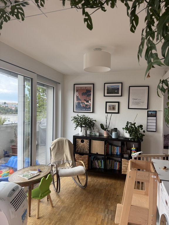 Yet another angle of the living room (yes, it is spaceous!) 