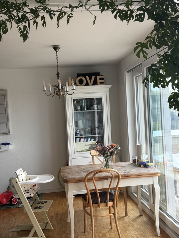 Dining area (part of the open plan living room/kitchen area) 