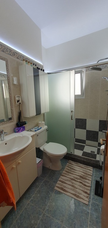 En suite bathroom