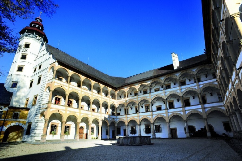 Castle Velké Losiny, 10km
