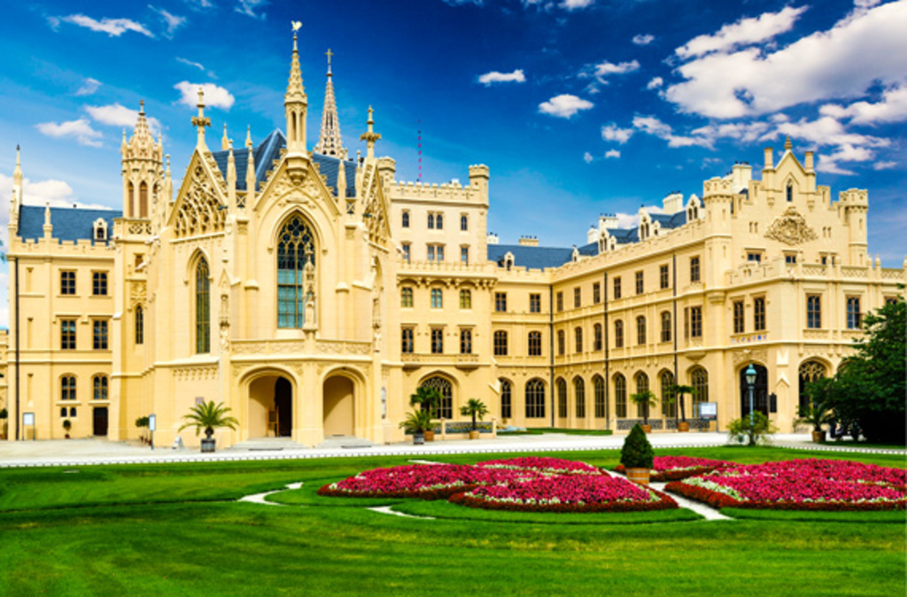 Lednicko-Valticky Areal (UNESCO), 3 hours