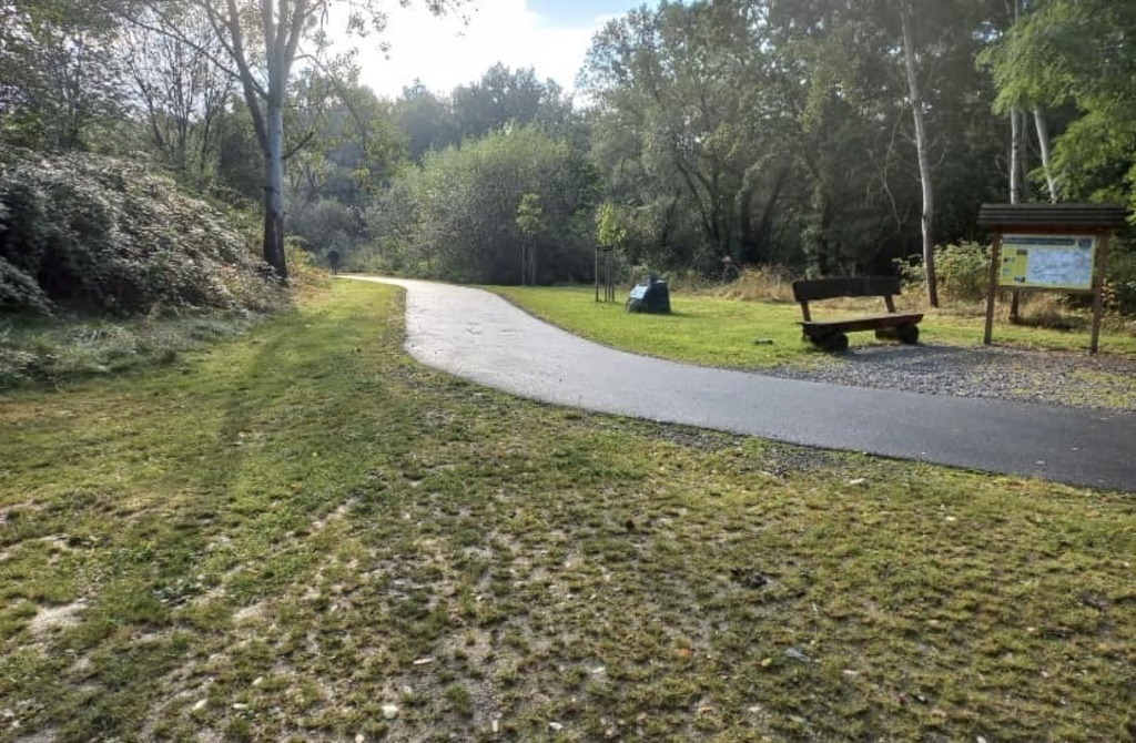 A stunning location near a scenic bike path, perfect for walking, biking, or roller skating. - 300 m from house.