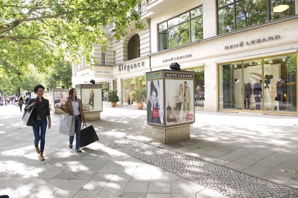 Shopping at Kurfürstendamm (800 m)