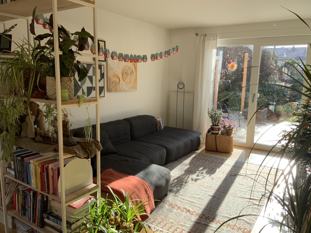 Lounge area (at Christmas time)