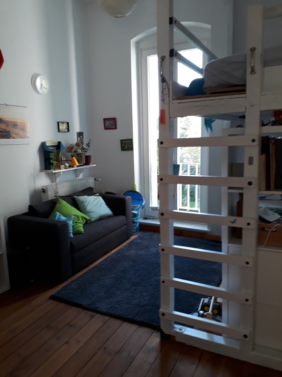 1st children bedroom (1st floor)