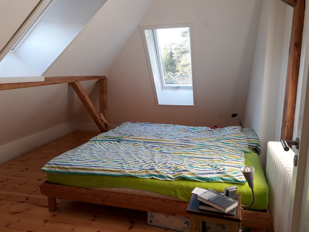 parents sleeping room in the 2nd floor