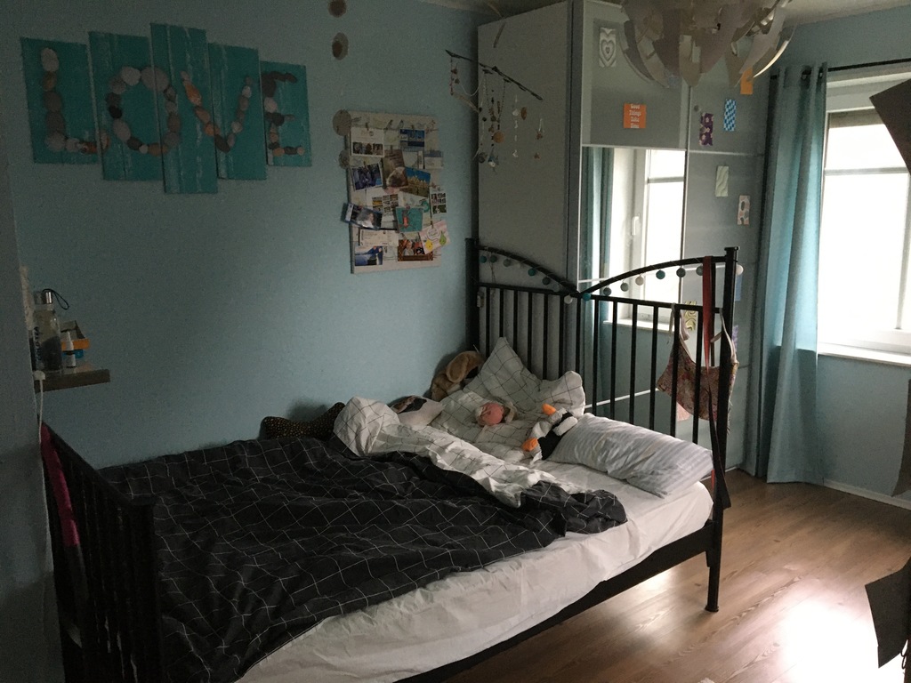 girl's bed (1,60 m x 2,00 m)