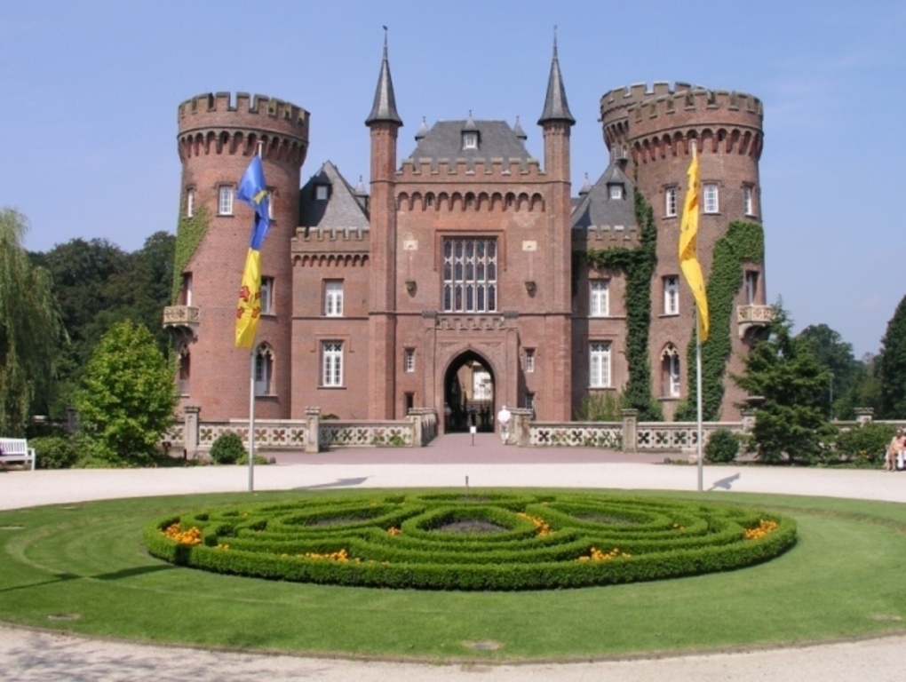 Schloss Moyland 15. minutes