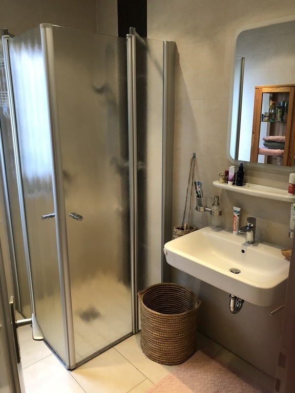 bathroom/shower groundfloor