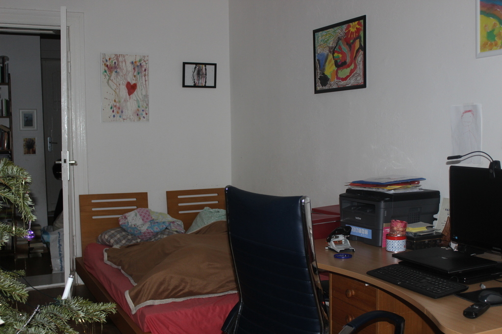 parents bed + writing desk with computer + internet