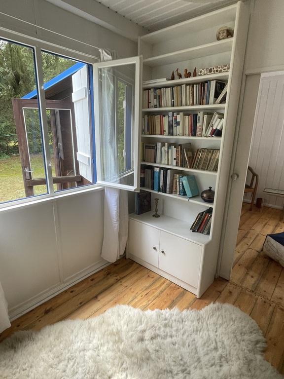 wooden cottage - small bedroom