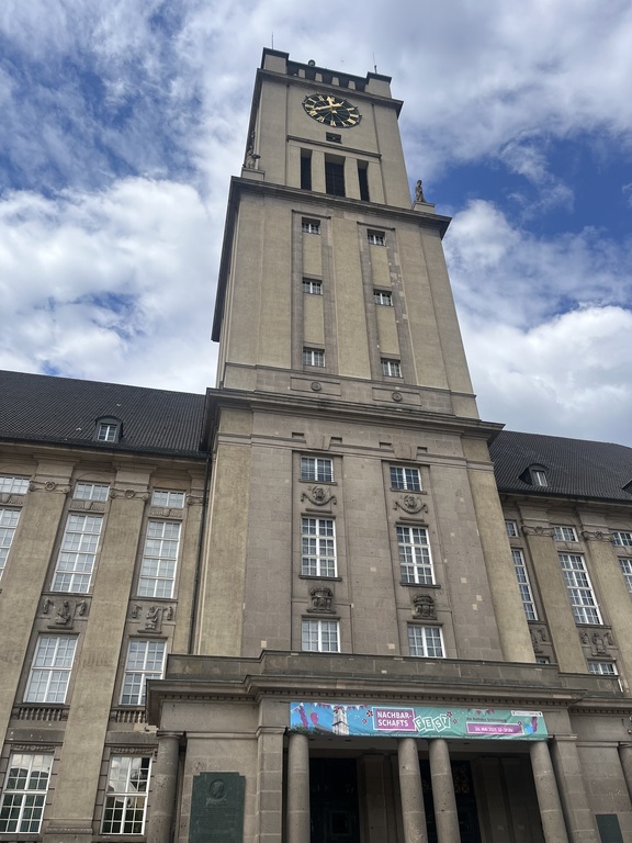 Rathaus Schönerberg (Speech J.F. Kennedy) 7 min to walk