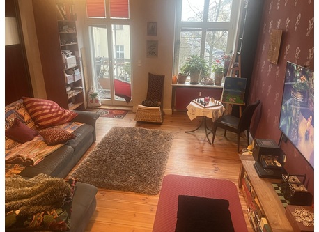 livingroom in the 2nd floor with balcony.....